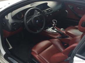 BMW M6 E63 5.0 V10 - 2