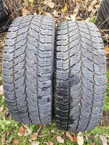 Predám zimné 215/65R16 C - 2