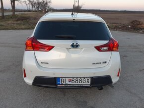 Toyota Auris 1,8 HYBRID - 2