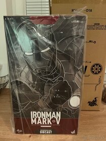 Hot Toys Iron Man Mark V reissue - 2