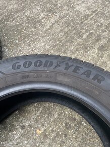 235/55 R18 104H Goodyear Ultra Grip Perfomance + - 2