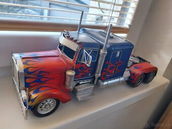 Truck /peterbilt,kovovy model. - 2