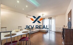 JKV REAL ponúka na predaj 3 izbový byt na starom sídlisku v  - 2