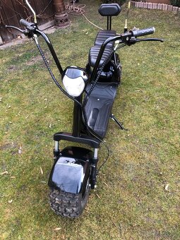 Veľká elektrická kolobežka Xscooters XT05 - 2