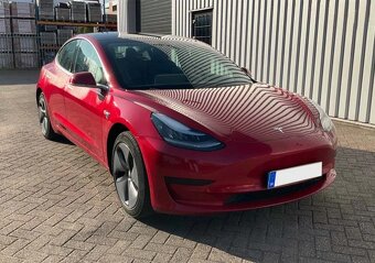 Tesla model 3 - 2