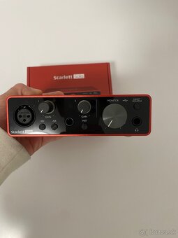 Focusrite Scarlett Solo 3rd Generation USB zvuková karta - 2