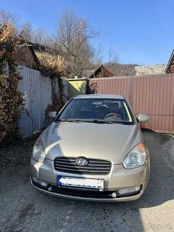 Hyundai Accent - 2