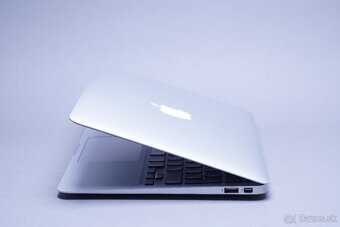 ZÁRUKA/MacbookAir 11.6"/I5 1.7GHZ/4GB RAM/256GB SSD/CZ - 2