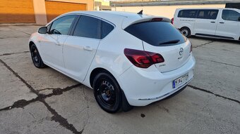 Opel Astra J 1.6 CDTI 100kW Cosmo, Bixenón, Navi, Kamera - 2