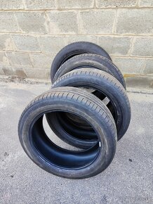 Predám letné pneu DUNLOP 235/55 R20 - 2