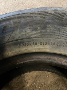 235/75 R15 - 2