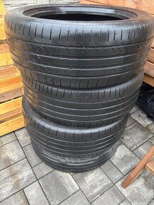 Predam pneu zn. Continental 235/50/ R19 99V - 2