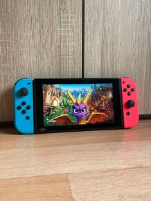 Nintendo Switch + 3 hry + príslušenstvo (komplet balenie) - 2