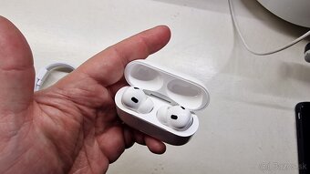 AirPods Pro 2 s MagSafe nabíjacím púzdrom (USB-C) - 2