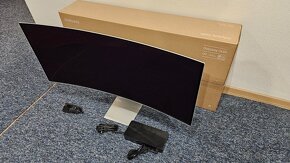 Monitor 34" Samsung Odyssey G8 QD-OLED - 2