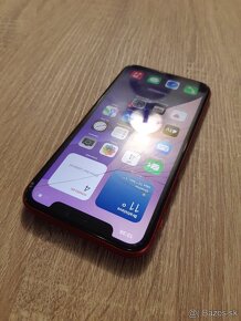 iPhone XR / 64GB Červený prasknutý displej - 2