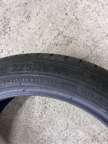 Pneu225/45 R18 - 2