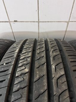 225/45 R17 - 2