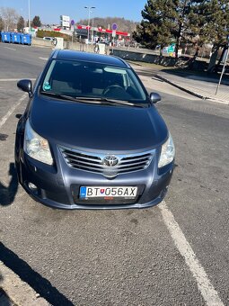 Tojota avensis 2.2 - 2