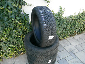 Predám 4x zimné pneu KUMHO 205/55 R17 95VXL - 2