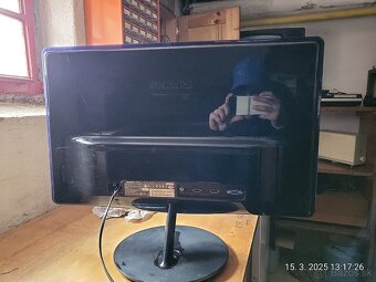 Philips farebny LED televizor - 2