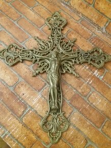 Zdobený kríž mosadzný cena 50€ /37x31cm/ - 2
