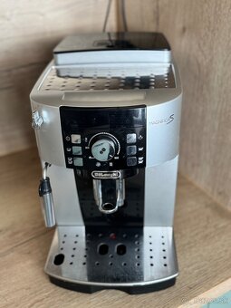 Predám plne funkčný kávovar Delonghi - 2