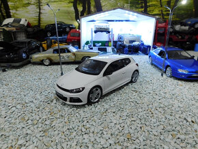 model auta VW Scirocco R biela farba Otto mobile 1:18 - 2