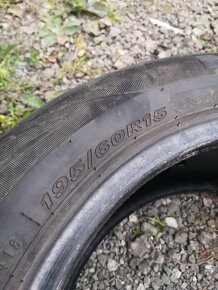 Predám pneu 195/60 R15 - 2