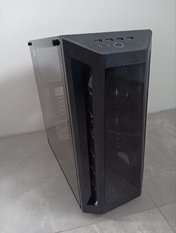 PC Skriňu  / case Cooler Master - 2