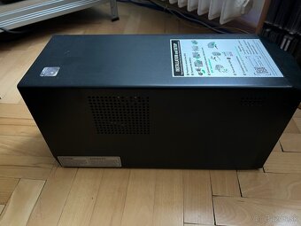 Predam zalozny zdroj APC Smart UPS SMT1000IC - 2