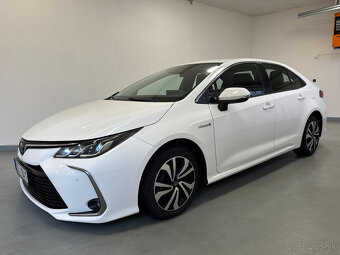 Toyota Corolla 1.8 hybrid Comfort E-Cvt Sedan 9/2020 čr. - 2