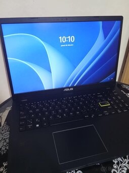 Predám Notebook Asus E210 - 2