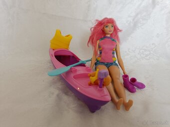 Barbie Camping Daisy - bábika kanoistka - 2