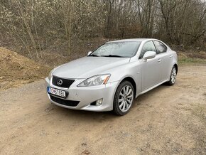 Predám lexus is 220d, manual, plna vybava - 2