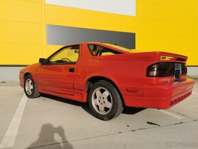 Shelby daytona 2.2 turbo benzín 1989 Amerika - 2