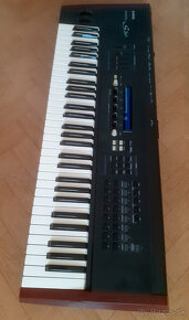 Syntezátor Yamaha S30 s PLG100-VL - 2