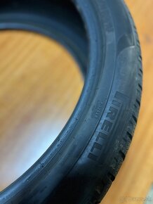 Pirelli zimne   275/40 R22 - 2