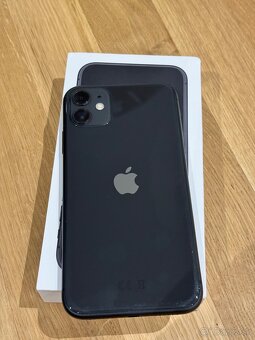 Apple iPhone 11 Black 64 GB - 2