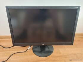 Predám 24" LCD monitor HP - 2