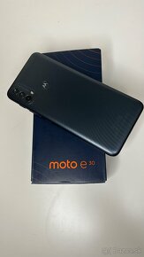 Motorola Moto E30 - 2