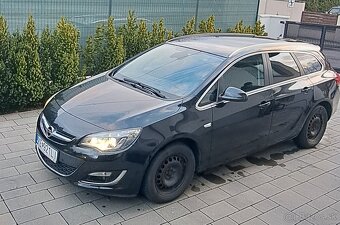 Opel Astra Sports Tourer - 2