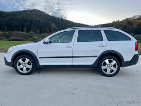 Škoda Octavia Combi Scout 2.0 TDI 4x4 Xenon Alcantara - 2