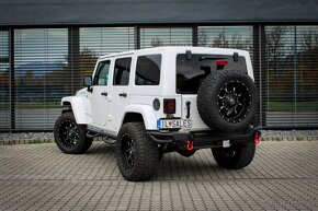 Jeep Wrangler Unlimited 3.6L V6 VVT SAHARA A/T - 2