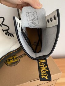 Dr. Martens biele - 2