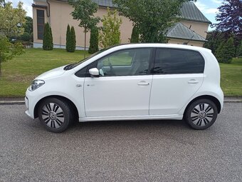 Elektromobil VW e-Up 2014 BATÉRIA: 18.7 kWh dojazd 130-140km - 2