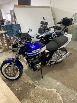 Suzuki GSX 1400 - 2