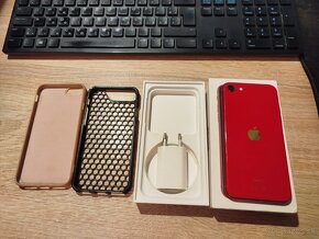 Predám iPhone SE2020 64GB Red - 2