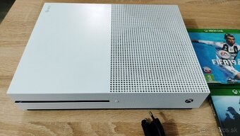 Xbox One S 1TB + 6 originálnych hier - 2