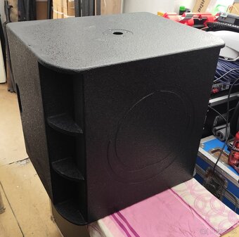 18" aktívny subwoofer Turbosound M18B - 2